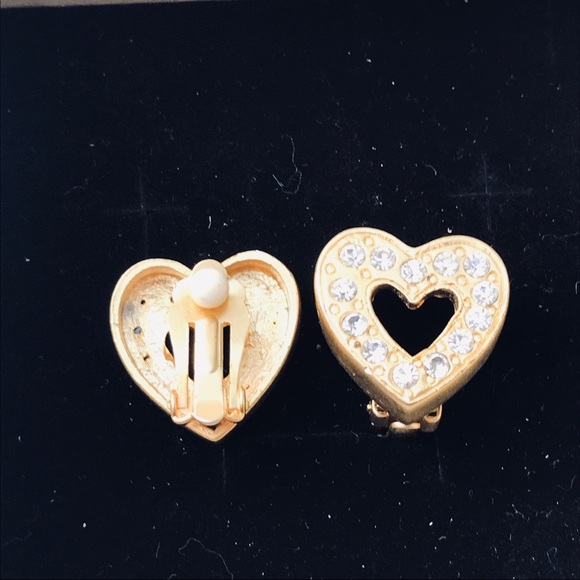- Heart clip on earrings - Picture 4 of 7
